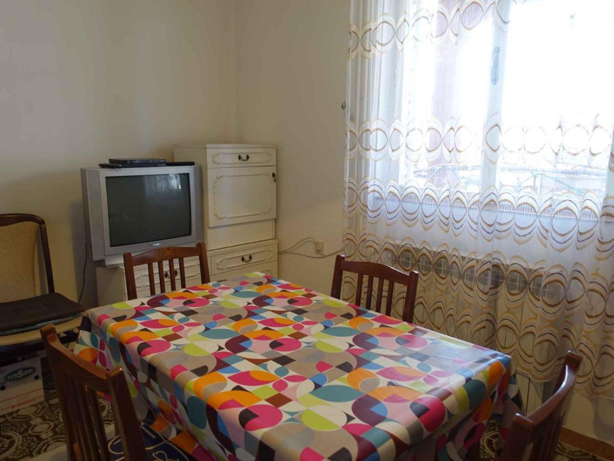 Apartment In Omisalj - Insel Krk 39736 Omišalj Exterior foto